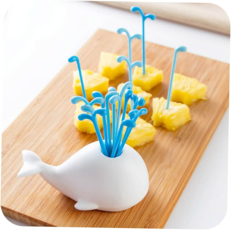 چنگال میوه و زیتون خوری مدل Whale pick 16