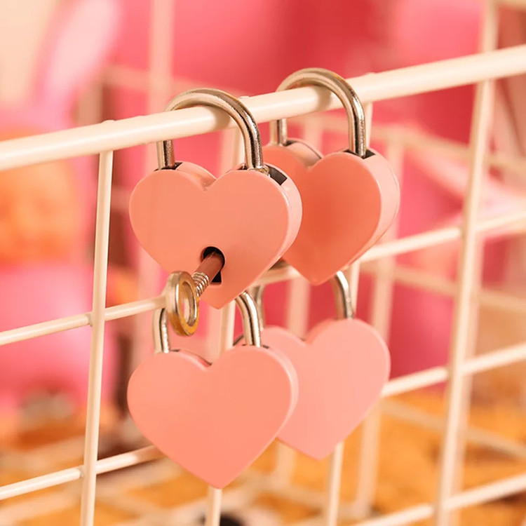 قفل و کلید کیف و چمدان قلبی فلزی وارداتی💞
